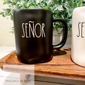 Rae Dunn Señor/Señora Mug Set